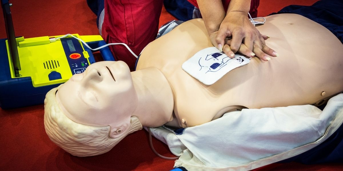 Оказание первой помощи при поражении электрическим током